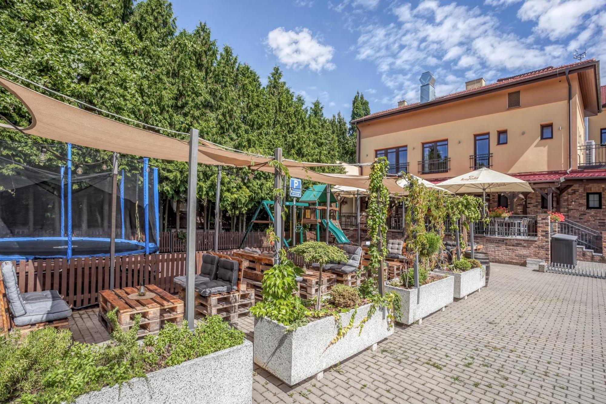 Hotel Lidovy Dum Bzenec Εξωτερικό φωτογραφία