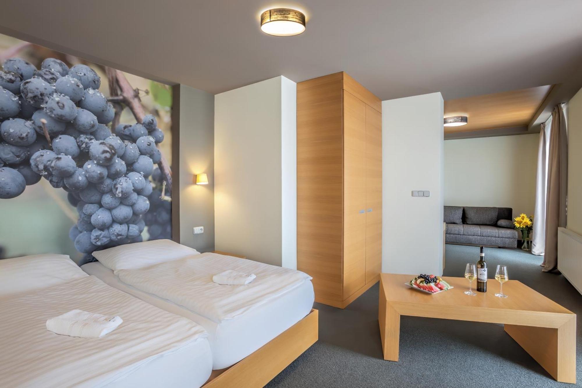 Hotel Lidovy Dum Bzenec Εξωτερικό φωτογραφία